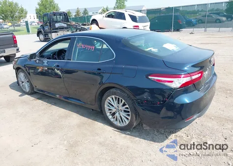 2018 Toyota Camry Xle z USA, uszkodzony, nr VIN 4T1B11HK4JU511167